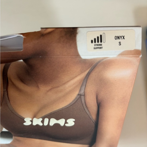 Skims Seamless Sculpt Bralette Onyx size Small New in box - Picture 4 of 7